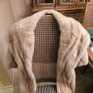 Chic Tan Tourmaline Fur Stole/Wrap